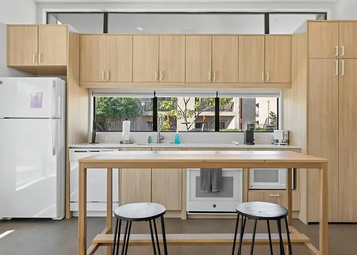Modern 1-bedroom - 80 Walkscore! * Phoenix